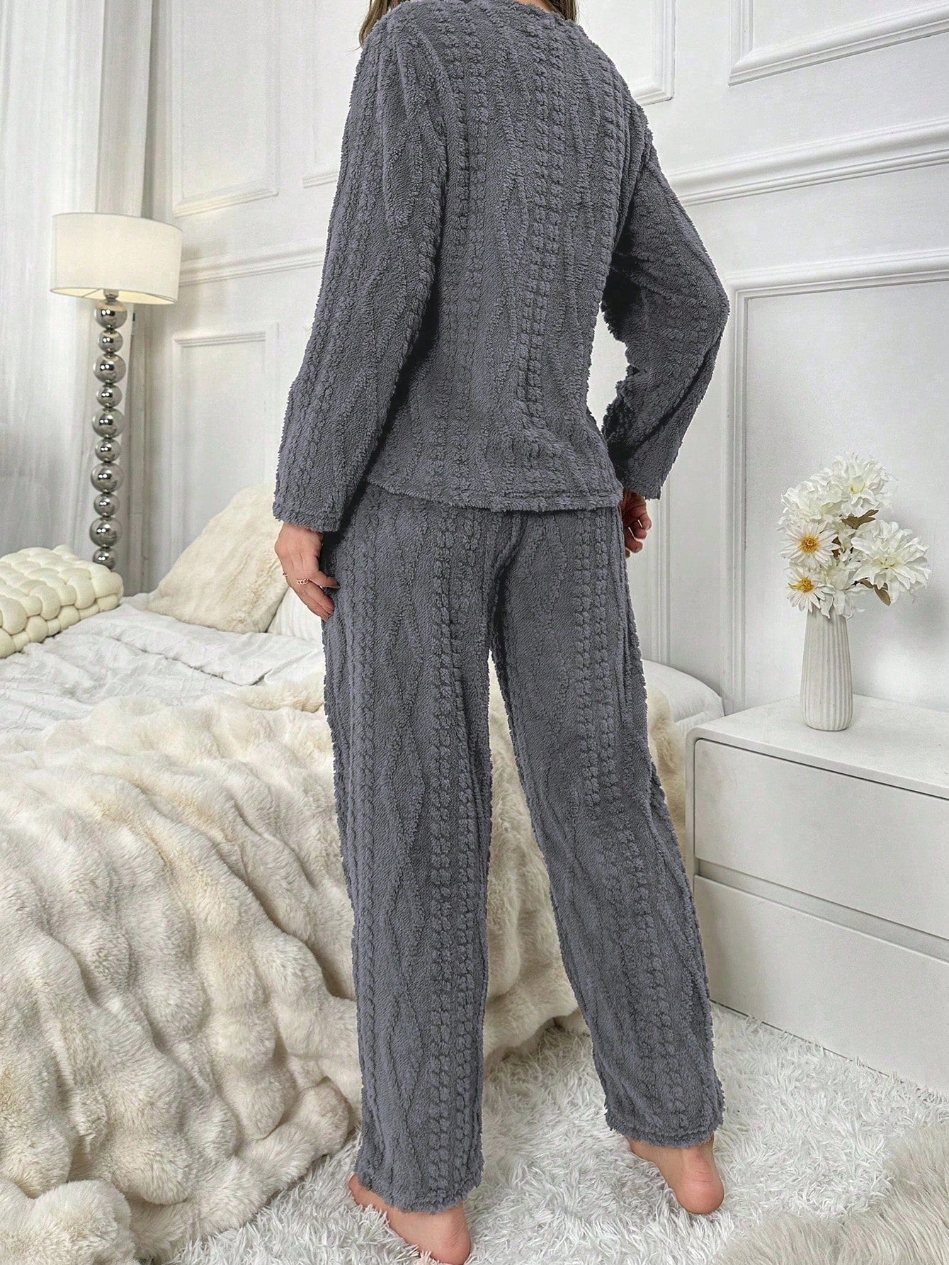 Women Cartoon Bear Embroidered Jacquard Fleece Sleepwear Pajama Set Includes Long Sleeve Top & Pants, Fall Winter Clothes, Fluffy Pajama, Cozy